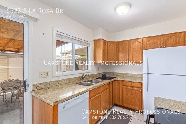 Building Photo - Charming 3 bed 1.5 bath Townhome in Tempe!