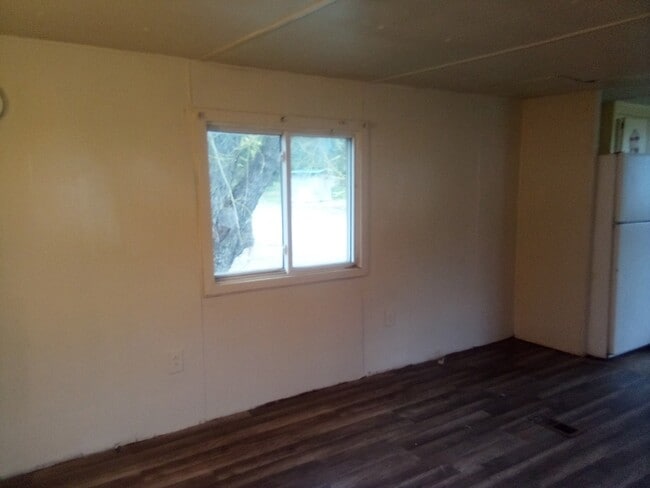 Building Photo - 1130 MT-135