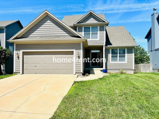 Building Photo - First Floor Primary Bedroom, Stainless Ste...