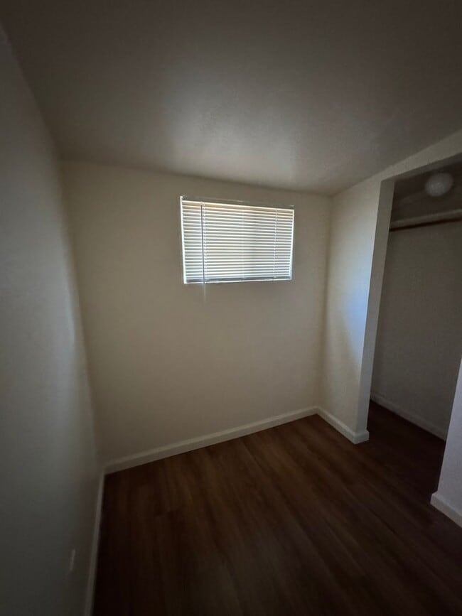 Building Photo - 3818