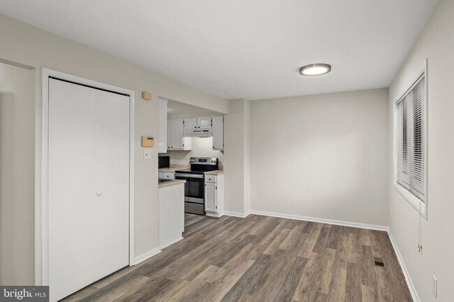 Foto del edificio - 1604 New Windsor Ct