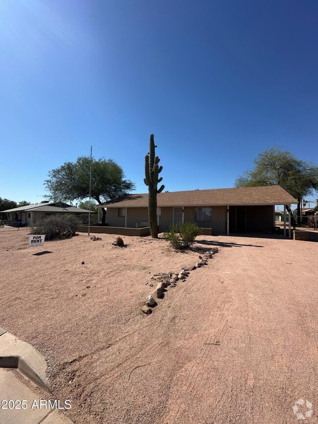 Building Photo - 1038 E Hondo Ave