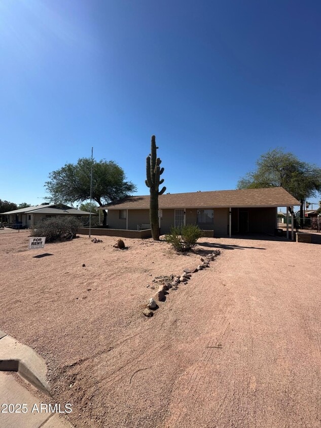 Primary Photo - 1038 E Hondo Ave