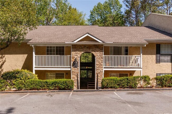 Foto del edificio - 3005 Seven Pines Ln