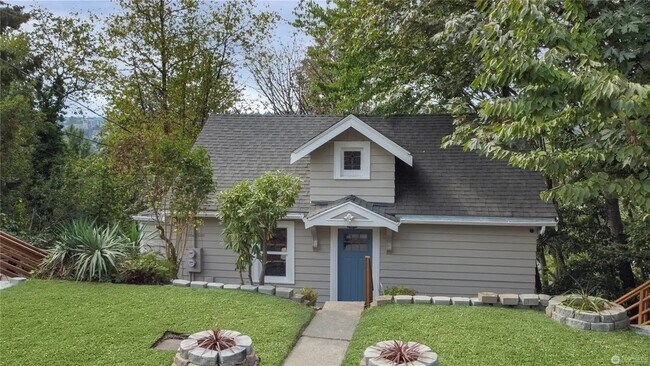 Foto del edificio - 3819 21st Ave SW