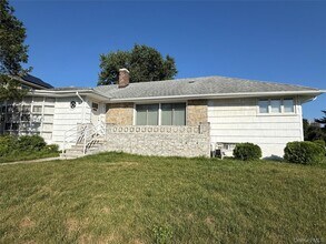 Building Photo - 11 Webb Hill Rd