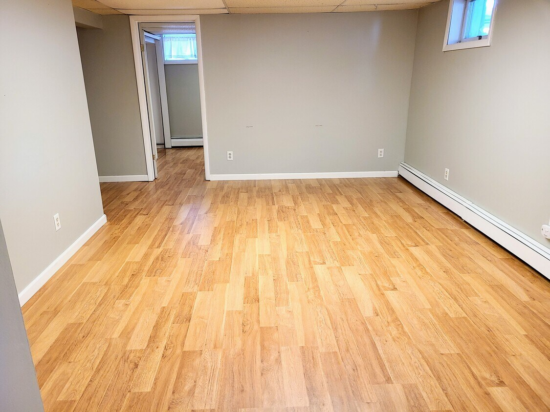 202 S 2nd Ave Unit 3, Mechanicville, NY 12118 Apartments in