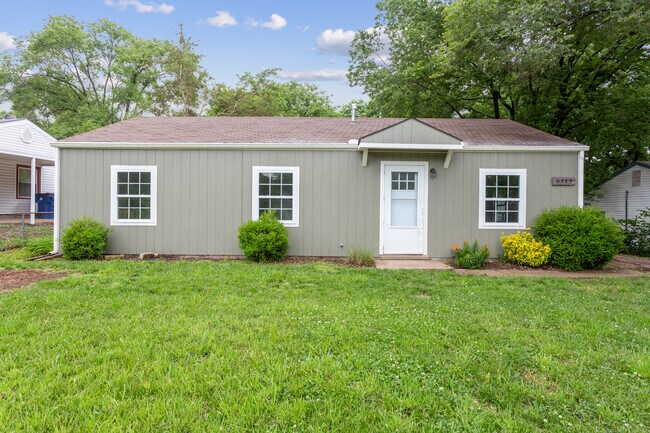 Foto del edificio - 6543 N East Park View St