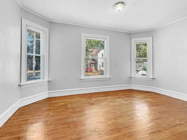 Foto del edificio - 828 9th St NW