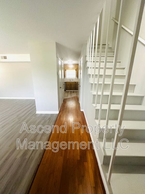 Building Photo - 4651 Cary Ln