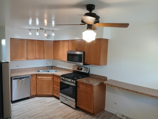 Building Photo - 211 N Bothwell St