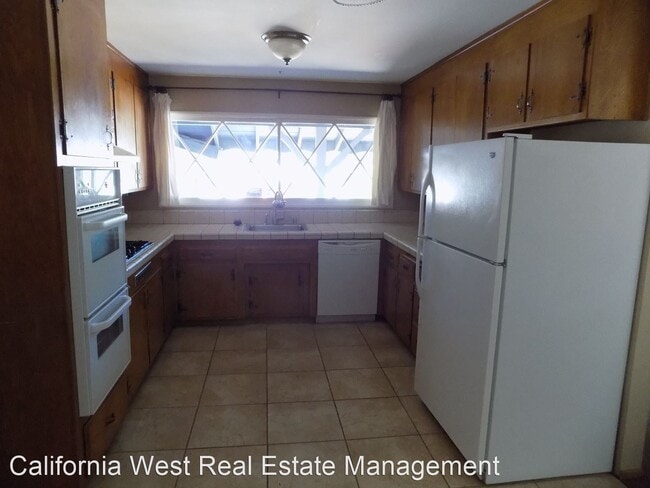 Building Photo - 5 br, 3 bath House - 479 HIGHLAND