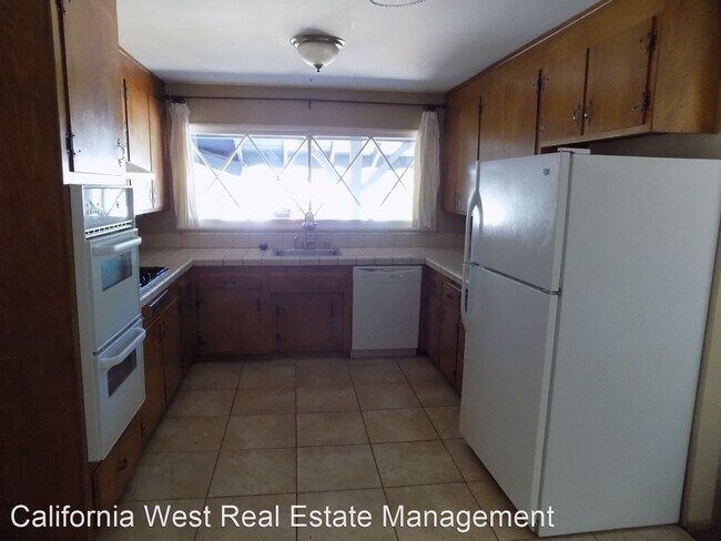 Foto del edificio - 5 br, 3 bath House - 479 HIGHLAND