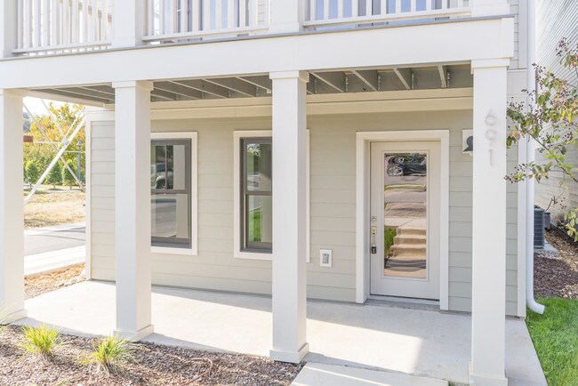 Building Photo - 691 Mariner Way