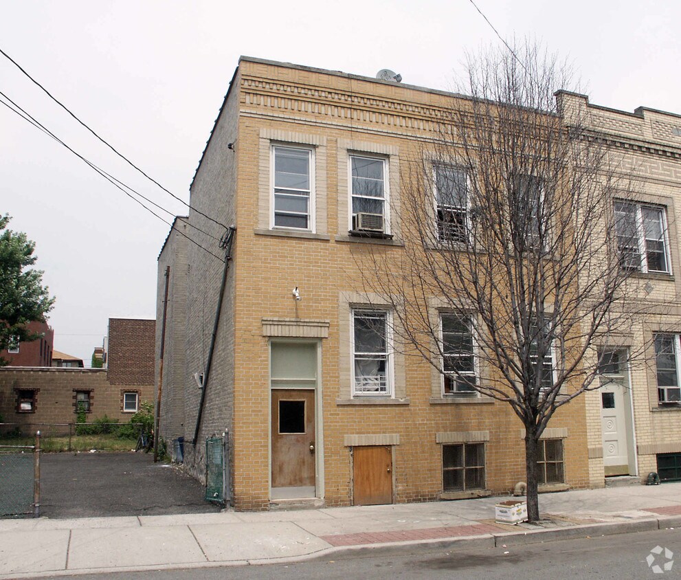 Foto principal - 373 Cliff St