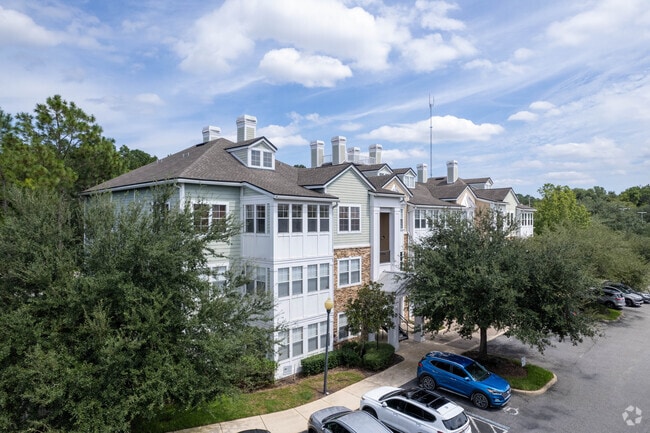 Building Photo - Montreux at Deerwood Lake