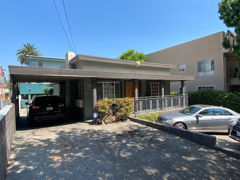 Primary Photo - 1016 Palm Ave