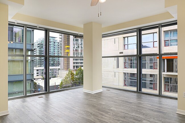 Foto del edificio - East Village 2 bedroom 2 bath condo in Met...