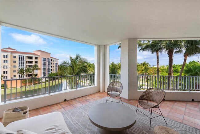 Foto del edificio - 705 Crandon Blvd