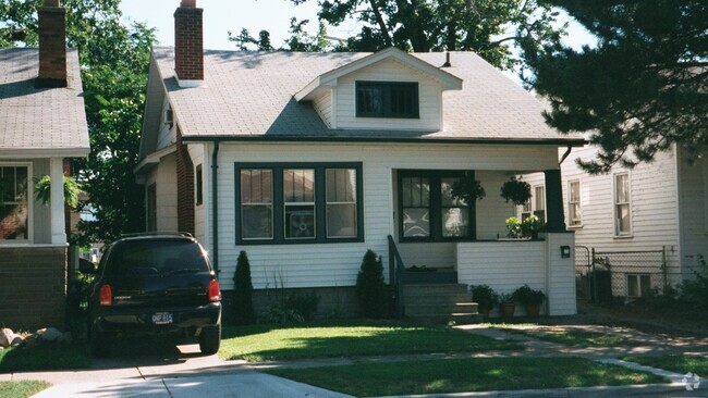 Building Photo - 212 E Saratoga St