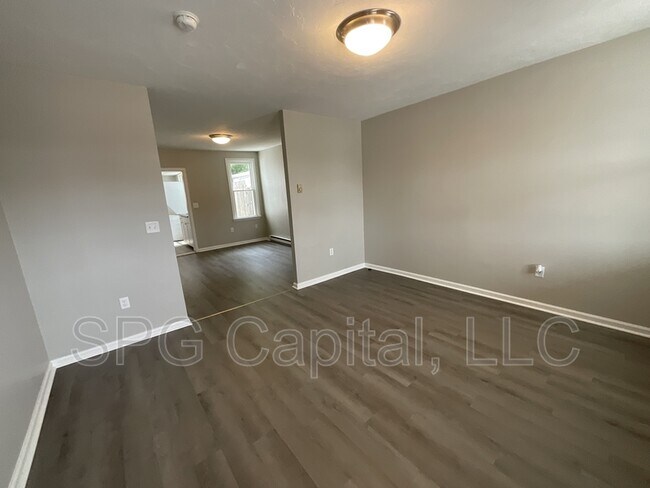 Building Photo - 215 Fulton St
