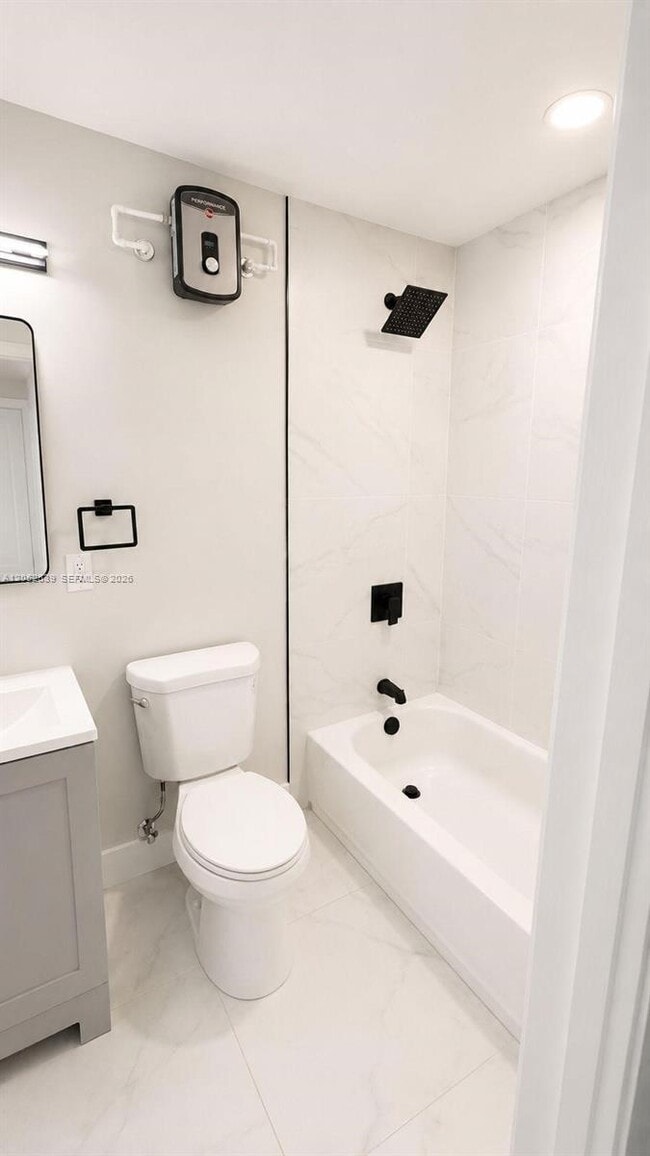 Foto del edificio - 2332 Roosevelt St