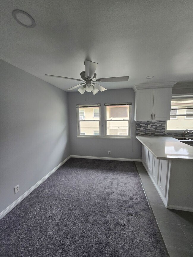 Building Photo - Updated 2-bedroom Apartment, Nestled in th...