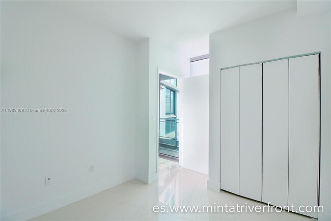 Foto del edificio - 92 SW 3rd St