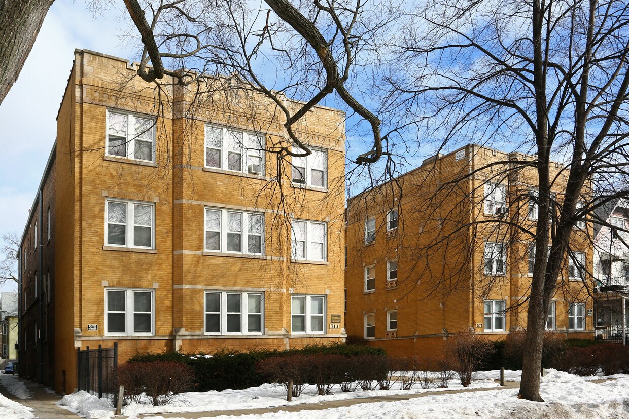 Primary Photo - 707-713 Seward St