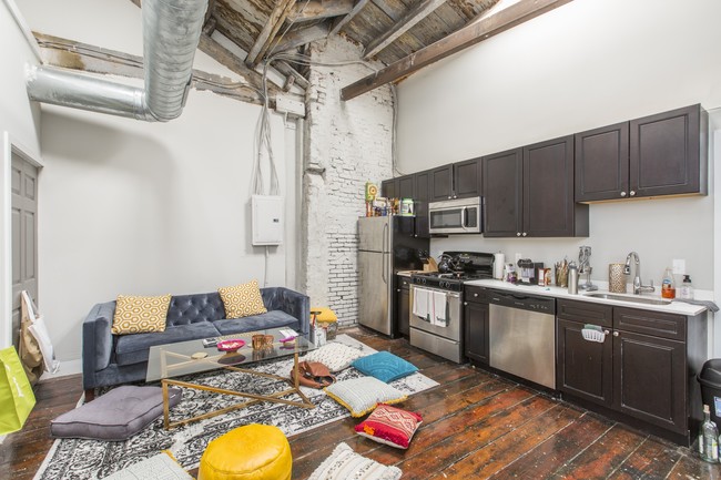 Unit Sample - 710 S American St