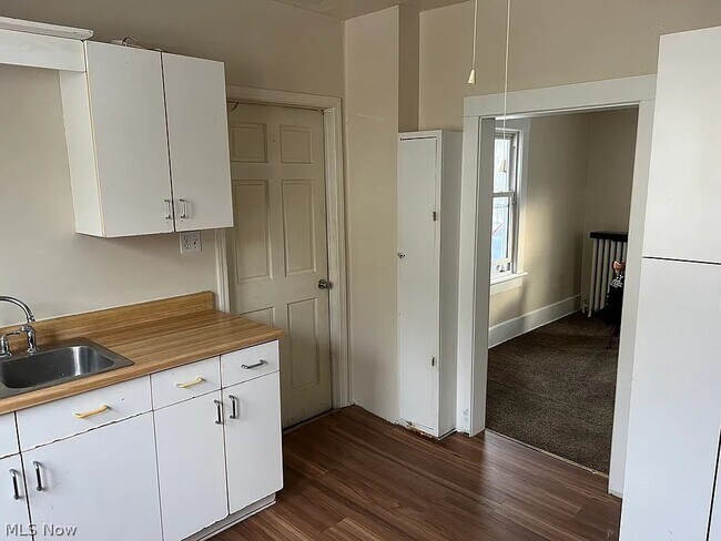 Building Photo - 2211 18th St SW