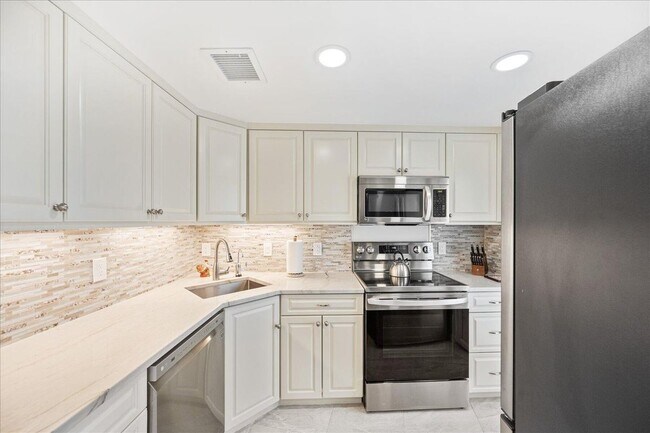 Foto del edificio - 1213 S Ocean Blvd