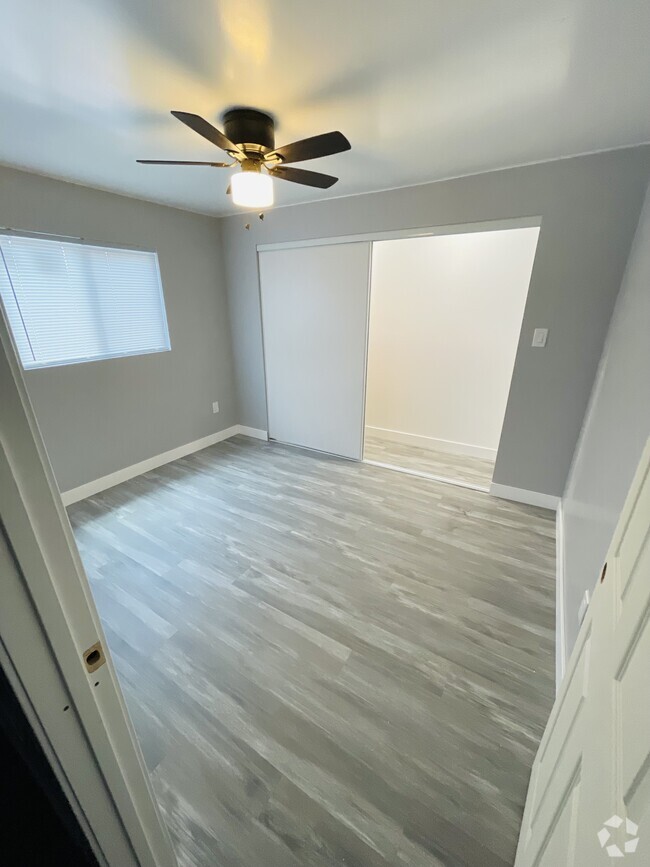 Building Photo - 10252 Vena Ave