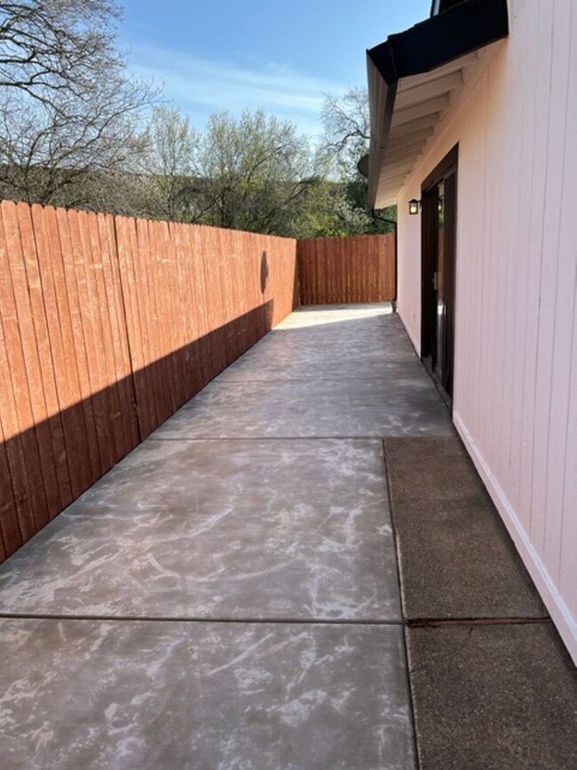 Building Photo - Duplex in Rancho Cordova