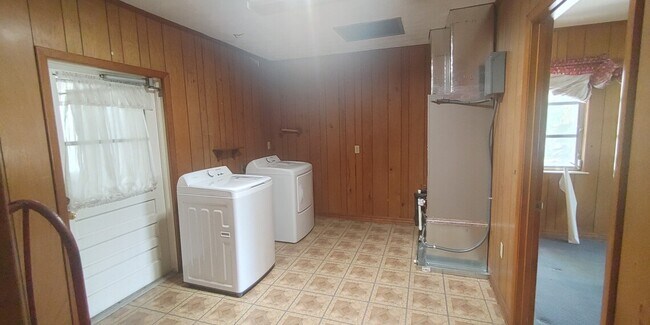 Foto del edificio - EB JV Jared 107