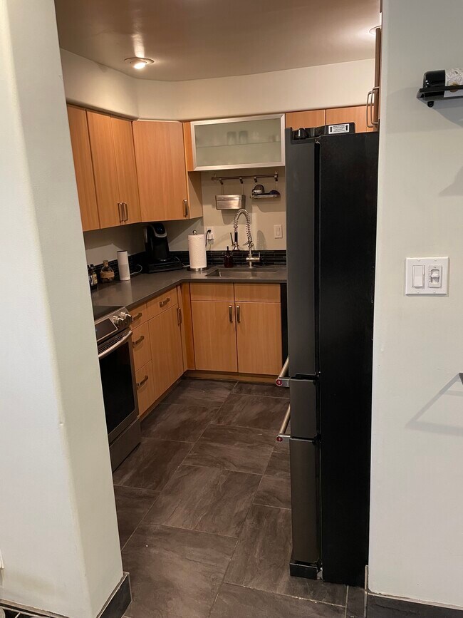 Foto del edificio - 1302 E Maryland Ave