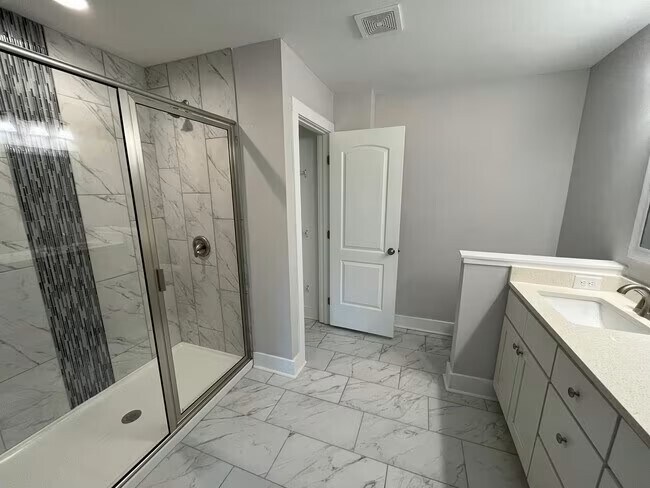 Foto del edificio - 1040 McLain Rd