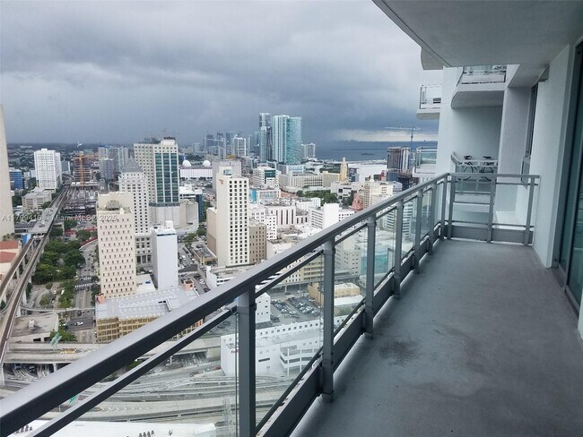 Foto del edificio - 90 SW 3rd St