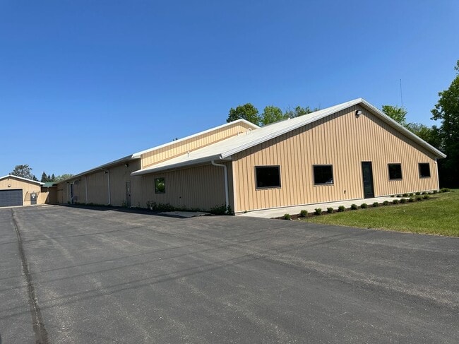 Building Photo - 400 Railroad Ave