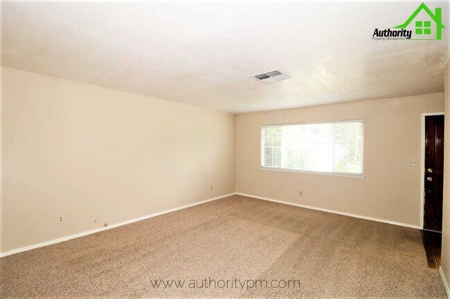 Building Photo - 6768 Reflection St