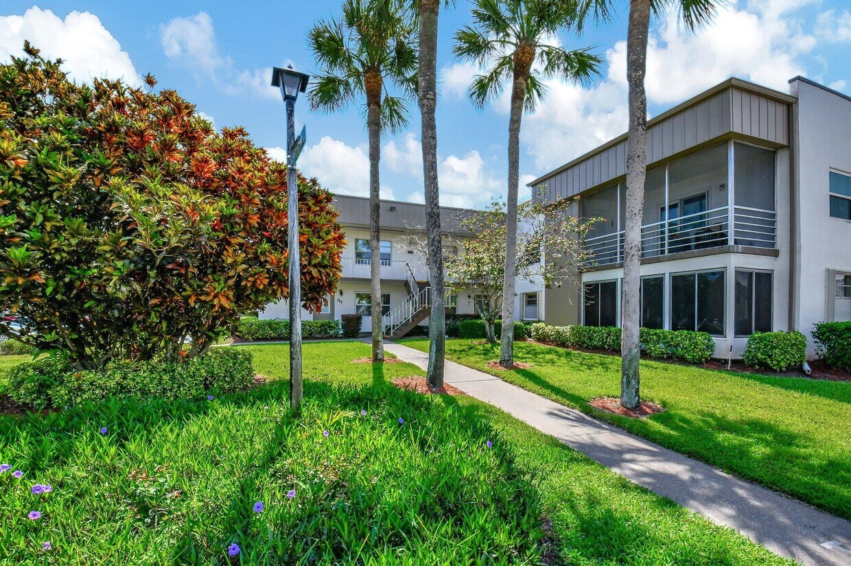 409 Piedmont J, Delray Beach, FL 33484 Condo for Rent in Delray Beach