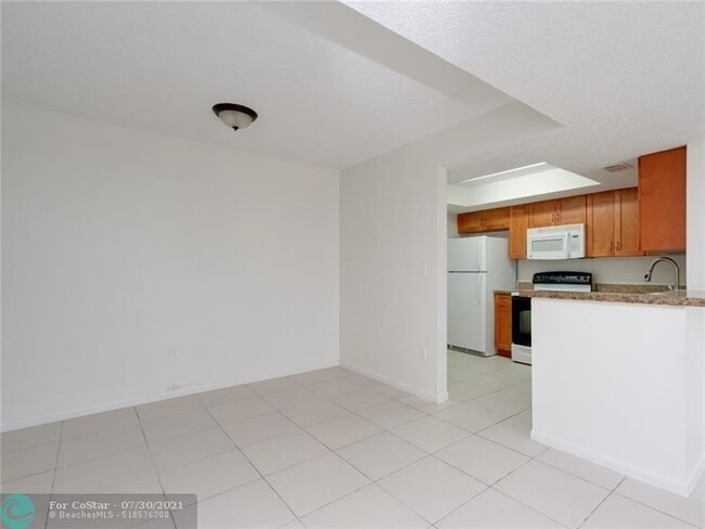 Building Photo - 5550 NW 44th St
