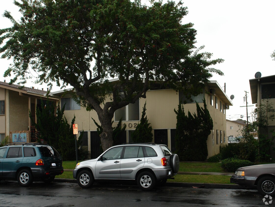 3902 Green Ave, Los Alamitos, CA 90720 Apartments in Los Alamitos, CA