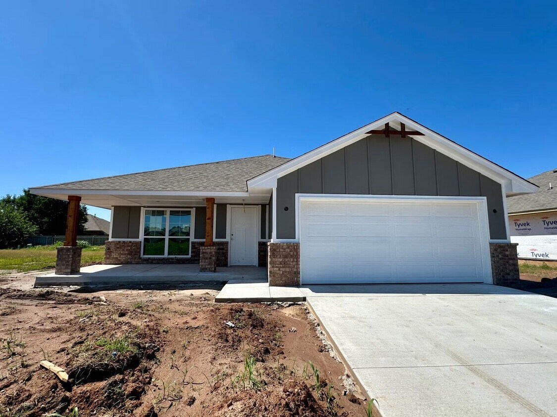 Primary Photo - Beautiful New Home!