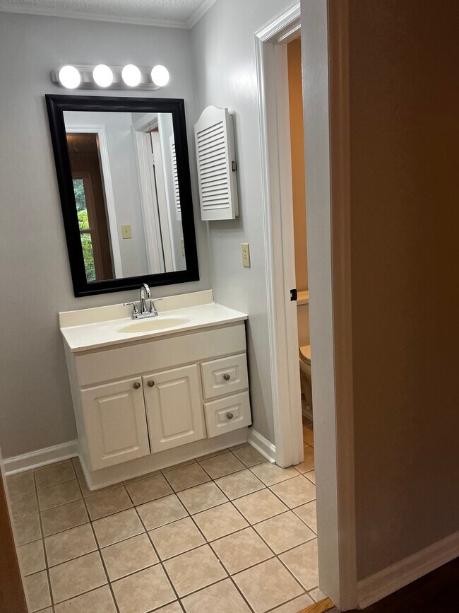 Master bath - 104 Mountain Chase