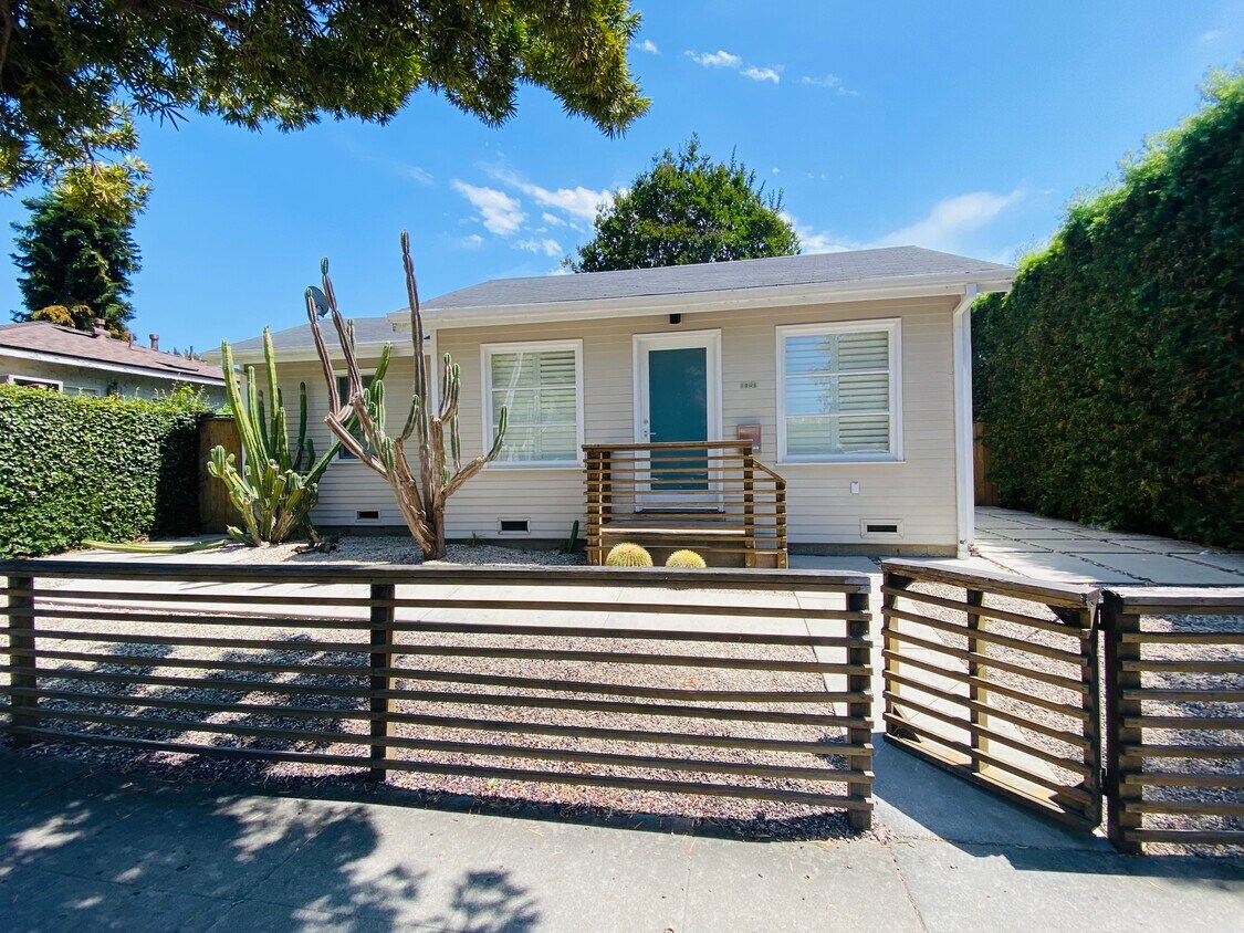 Foto principal - 2958 Exposition Blvd