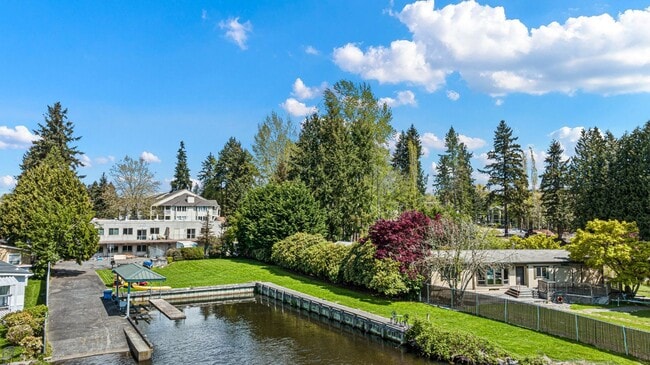 Interior Photo - Sammamish River Apartments