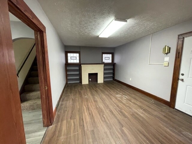 Foto del edificio - 879 Chester Ave