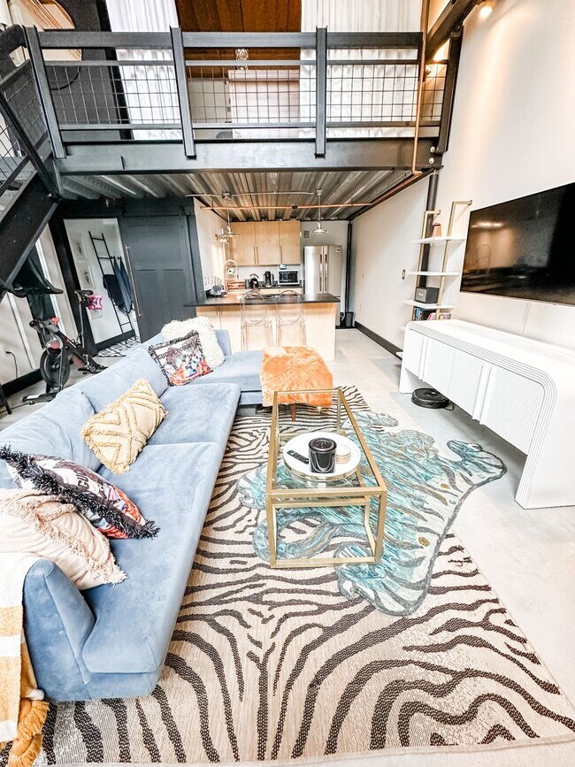 Foto del edificio - Gorgeous one bedroom one bathroom Denver Loft