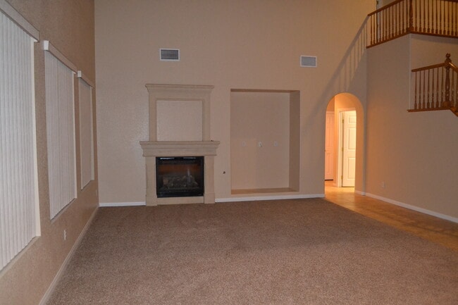 Foto del edificio - 684 Blue Crystal Creek Rd